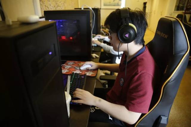 NAVI将面对 FURIA Esports ， Falcons 将与 Spirit 在2025年StarLadder布达佩斯Major的季后赛中相遇